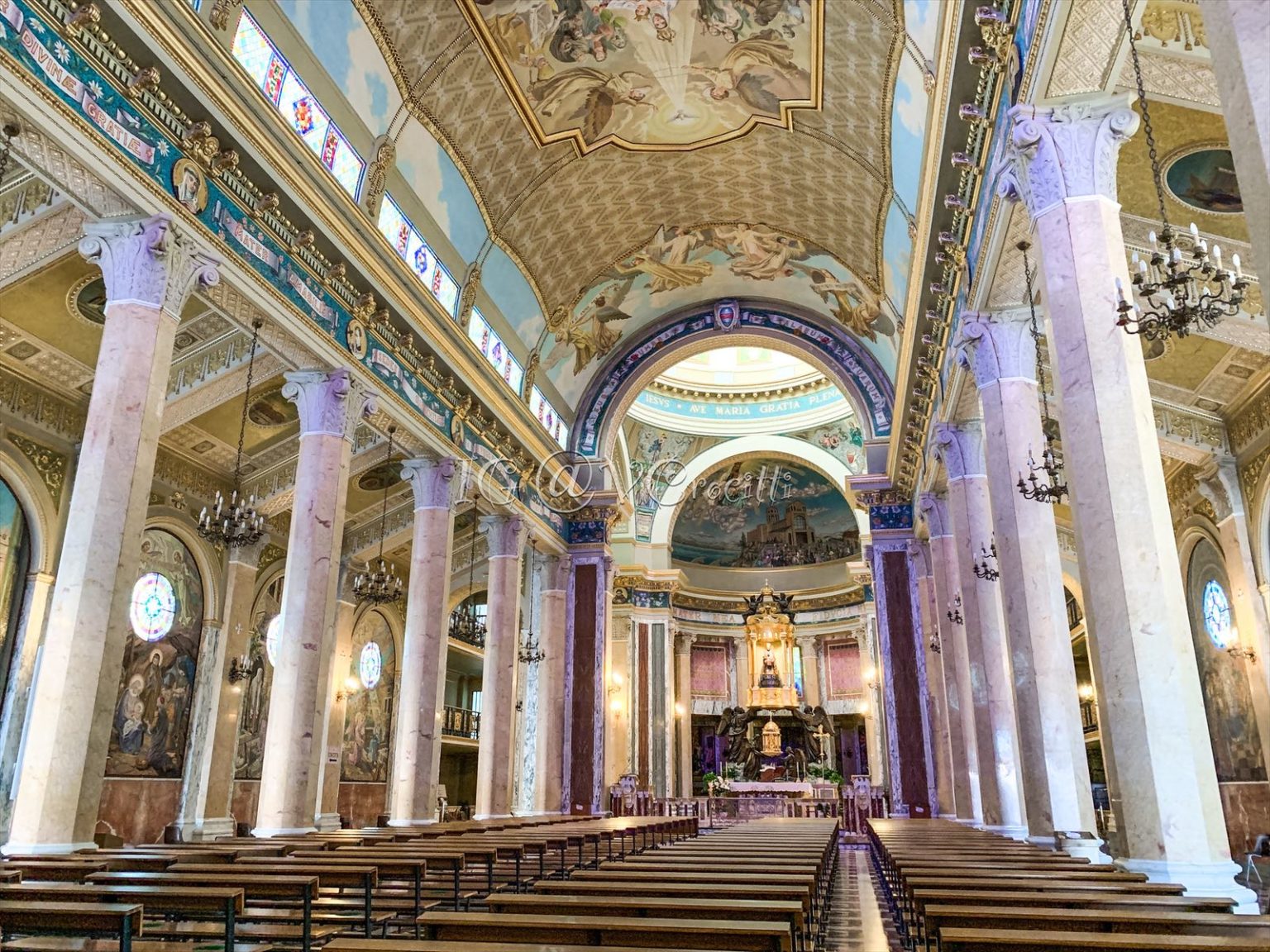 Santuario Madonna Nera di Tindari: storia, leggenda e informazioni